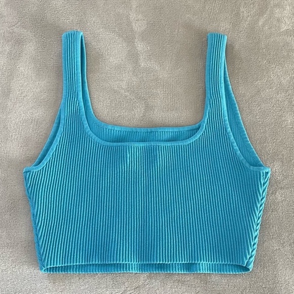 Aritzia Babaton Sculpt Knit Crop Tank - Picture 2 of 3